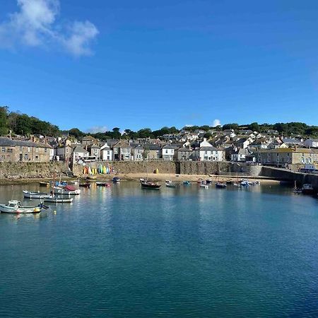Seagulls Cottage, Touching Distance From Beach Mousehole Exterior photo