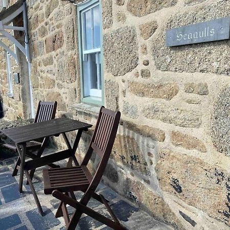 Seagulls Cottage, Touching Distance From Beach Mousehole Exterior photo