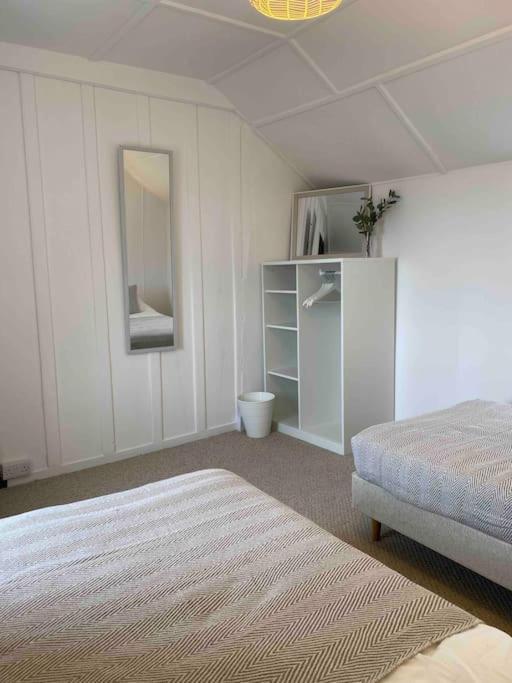 Seagulls Cottage, Touching Distance From Beach Mousehole Exterior photo