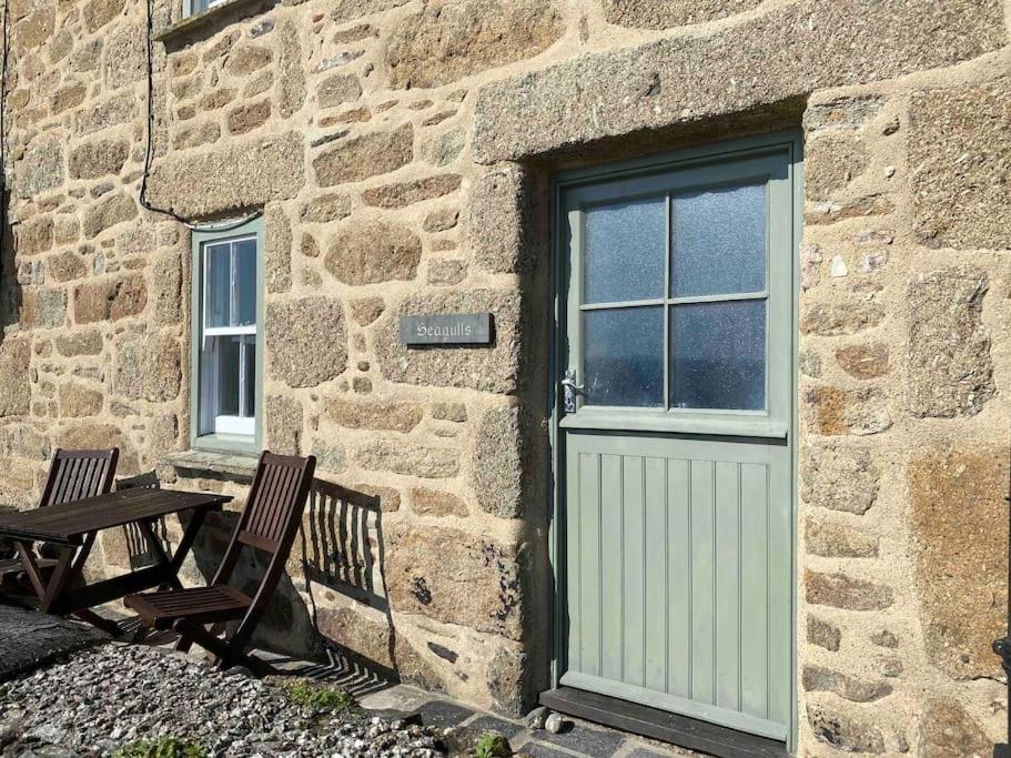 Seagulls Cottage, Touching Distance From Beach Mousehole Exterior photo